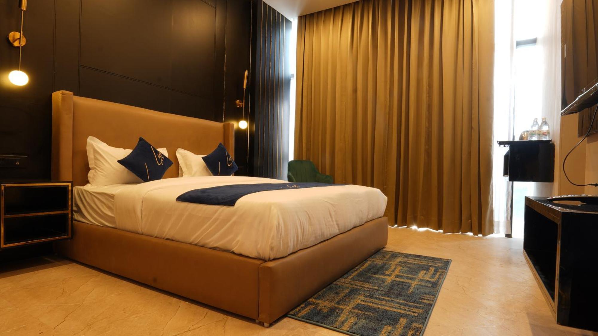 Aquila Grand Suites - Noida Sector 136 Exterior foto